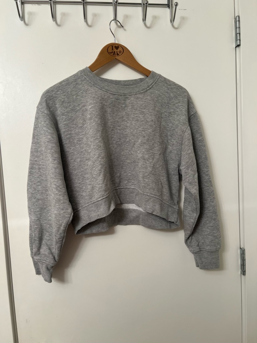 Zara Light Grey Cropped Crewneck – Size Medium